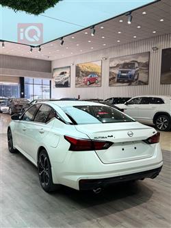 نيسان ألتيما